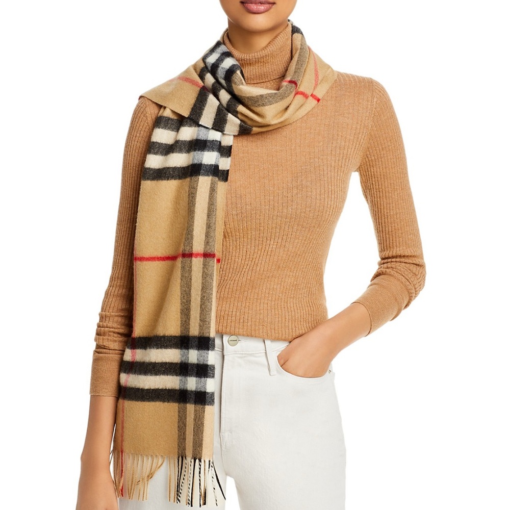 Burberry Tan Checkered classic cashmere shall scarf - Picture 2 of 4
